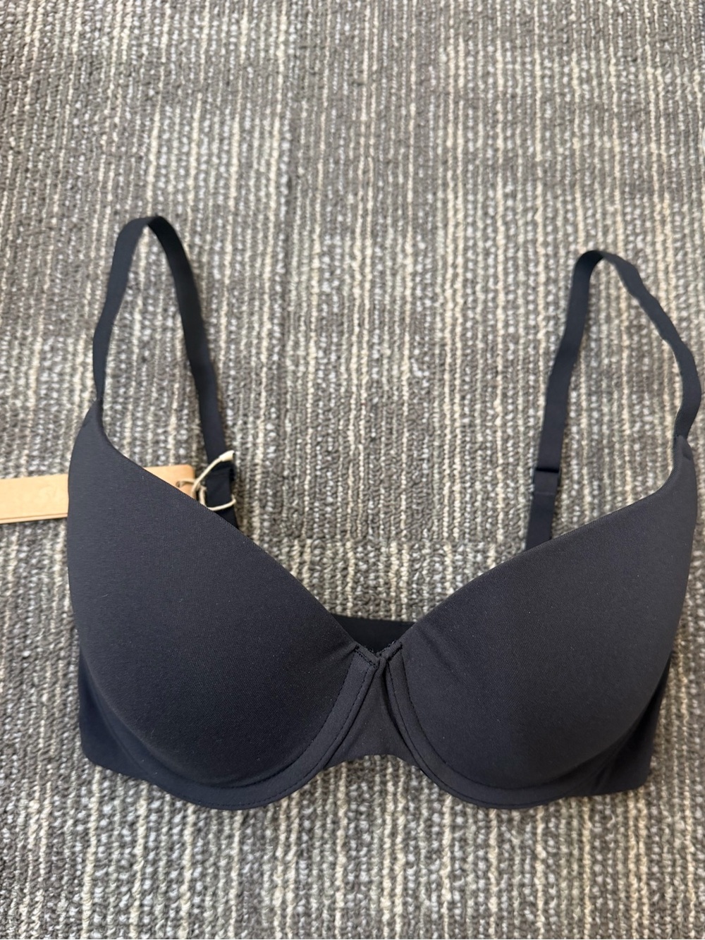 SKIMS Black Smooth Underwire T-Shirt Bra - Picture 9 of 10